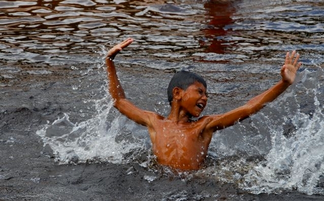 splash, Amazon River Basin